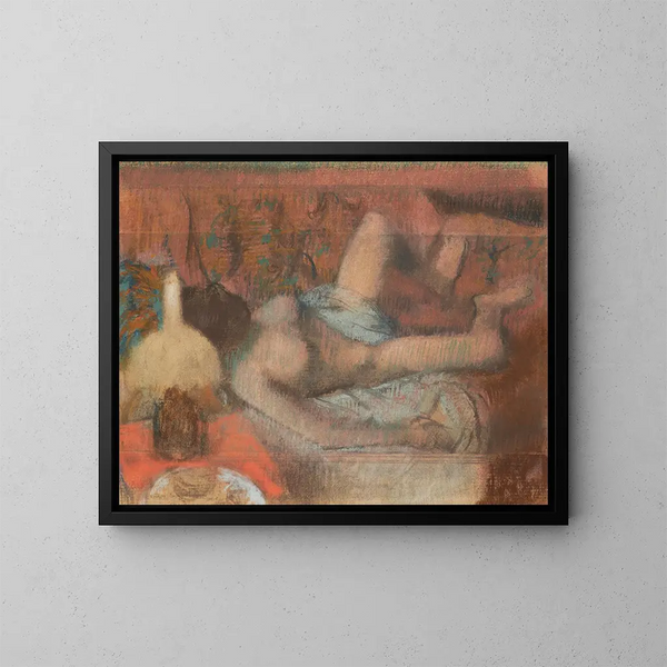Nainen makaa alasti - Edgar Degas — kehystetty taideteos seinällä
