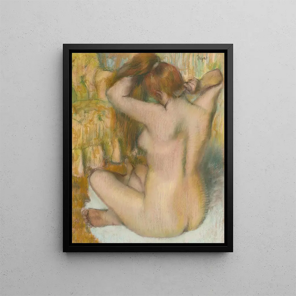 Nainen selin, joka kampaa hiuksiaan, nainen meikkaa itseään - Edgar Degas — kehystetty taideteos seinällä