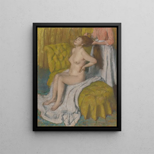 Nainen, joka saa hiuksiaan kammattavaksi - Edgar Degas — kehystetty taideteos seinällä