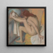 Nainen Kuivaamassa Jalkaansa - Edgar Degas — kehystetty taideteos seinällä