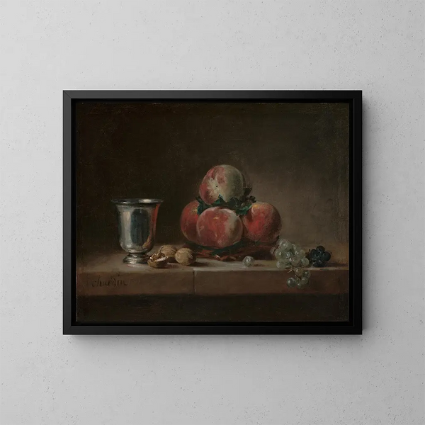 Luonnonkuva still life, jossa persikoita, hopeinen malja, viinirypäleitä ja pähkinöitä - Jean Siméon Chardin — kehystetty taideteos seinällä
