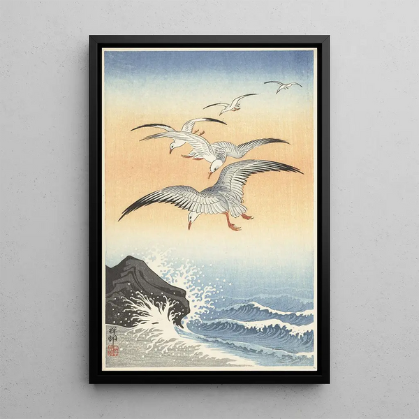 Lokit myrskyvän meren yllä | Ohara Koson — kehystetty taideteos seinällä