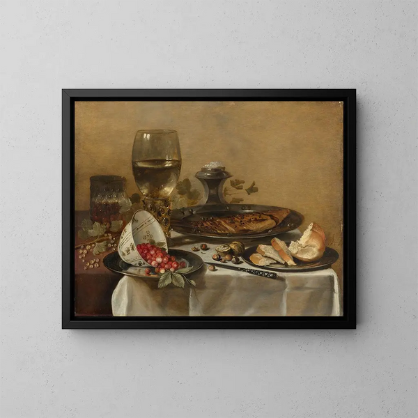 luonnonkuvaus savustetulla makrillilla, pähkinöillä, valkoisilla herukoilla ja metsämansikoilla - Pieter Claesz — kehystetty taideteos seinällä