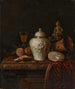 Un pot à gingembre en argent ciselé, une montre de poche, une coquille de nautile, un gobelet en vermeil, un fruit de martin-pêcheur et d'autres objets sur un rebord de marbre partiellement drapé - Pieter Gerritsz van Roestraeten — näkymä teoksesta
