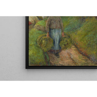 Reproduction Paysanne portant deux bottes de foin - Camille Pissarro