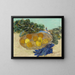 luonnollisesta kuolleesta luurangosta appelsiineilla ja sitruksilla sinisissä käsineissä - Vincent van Gogh — kehystetty taideteos seinällä
