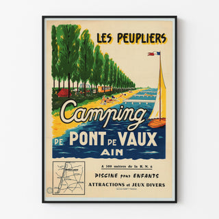 Vintagematkailujuliste – Les Peupliers, Pont-de-Vauxin leirintäalue, ohutkehystettynä vaalealla seinällä.