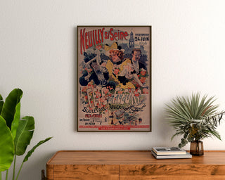 Vintage-juliste Neuilly, kukkajuhla, 1894, kehystettynä puupöydän yläpuolella kasvien välissä.