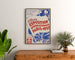Vintagetyylinen Pariisi-juliste 1937, exposition internationale, kehystettynä puukomodin yläpuolella kasvien ympäröimänä.