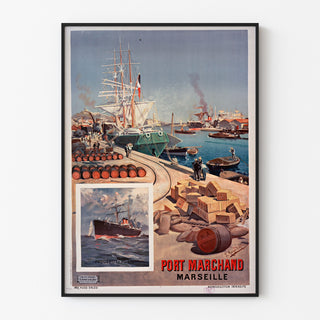 Vintage-juliste Port marchand. Marseille, esillä ohuessa kehyksessä vaalealla seinällä.