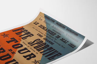Vintage-juliste Verdun, urheilujuhla, esitetty kaartuvalla paperilla perspektiivistä nähtynä.